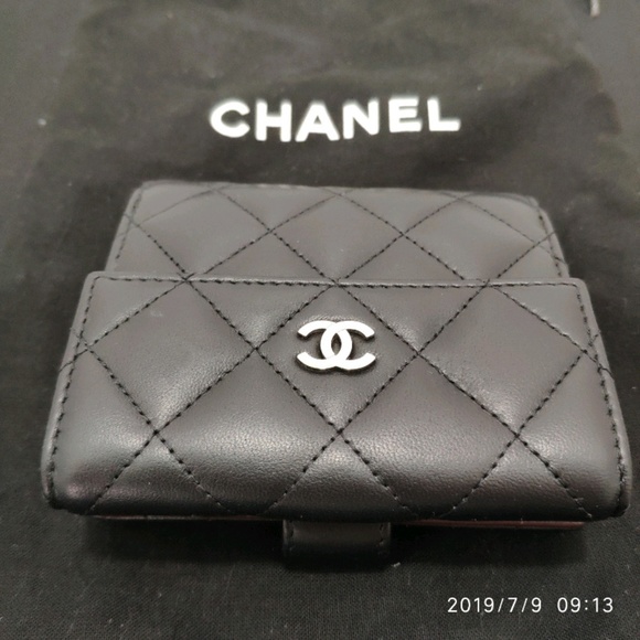 Chanel Classic Flap Quilted Wallet - Picture 3 of 8